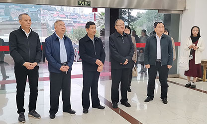 福建省政協(xié)副主席、省工商聯(lián)主席王光遠一行視察虹潤公司